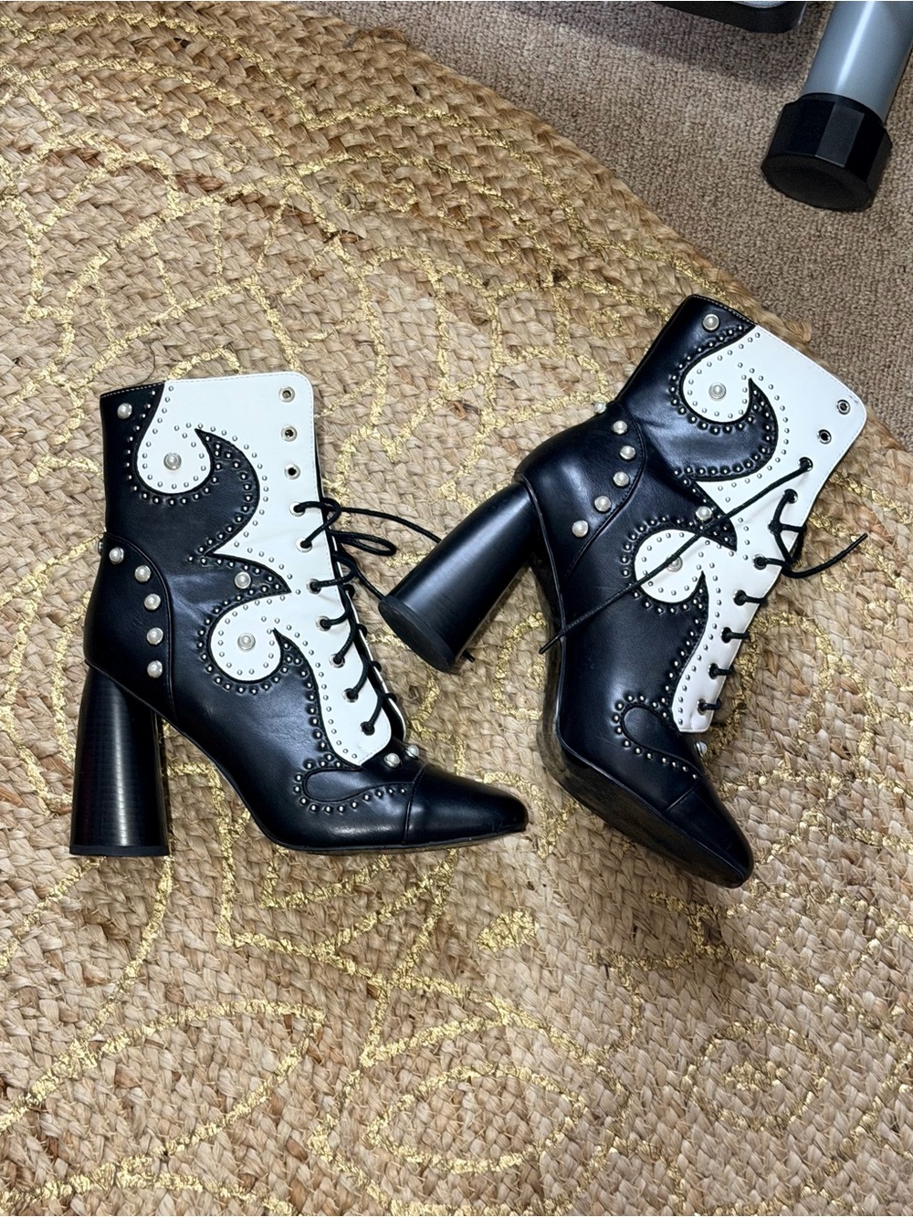AZALEA WANG Division Lace-Up Booties Black White Pearl Studded Western sz 10